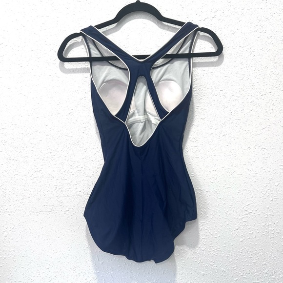 Speedo Women's Black Nylon Blend One Pie small - Picture 6 of 8